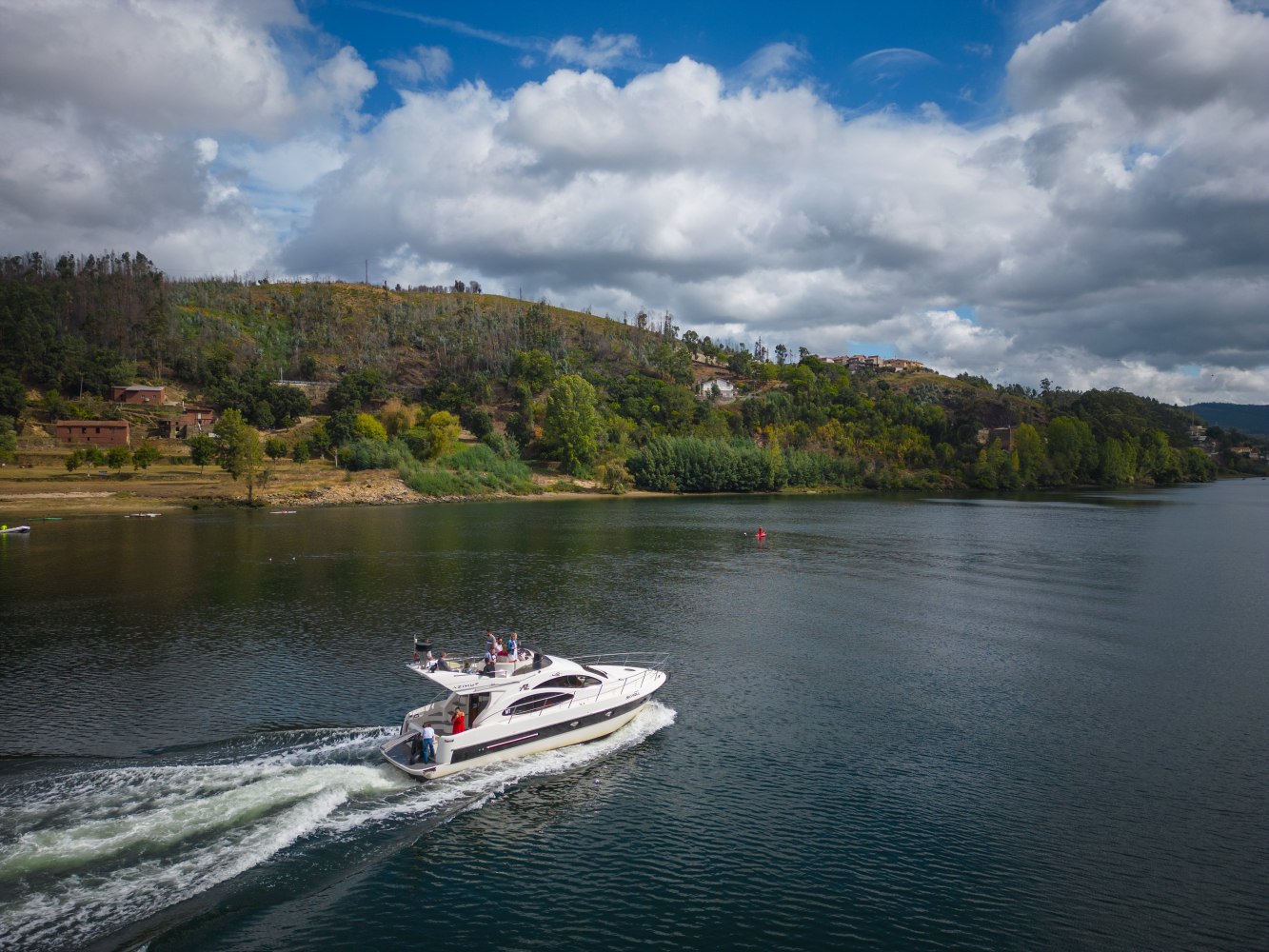 a small boat in a body of water